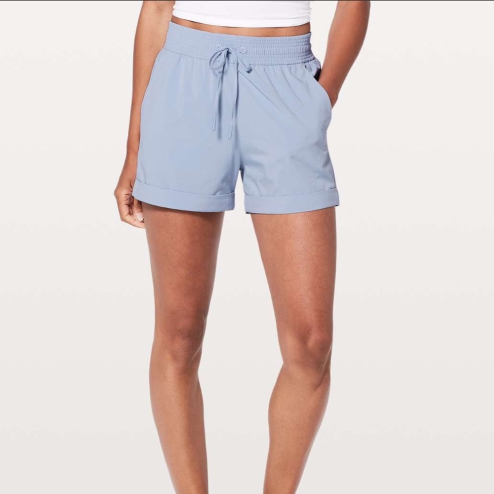 Lululemon Spring Break Away Short *4-way Stretch 3"
Berry Mist size 6 - Picture 2 of 12